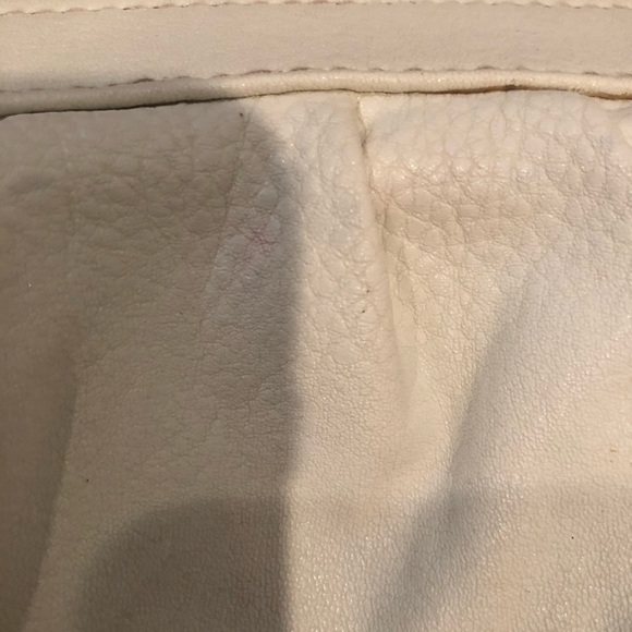 Ivory clutch🥑🥑🥑 - Picture 3 of 6